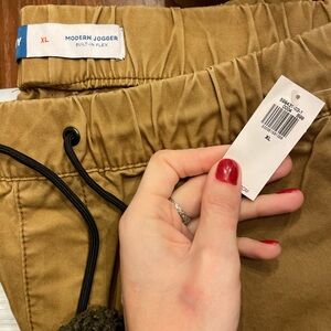 Modern Jogger Pants in Tan Old Navy